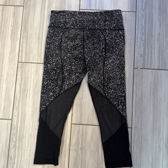 Lululemon Capri Leggings - Picture 5 of 6